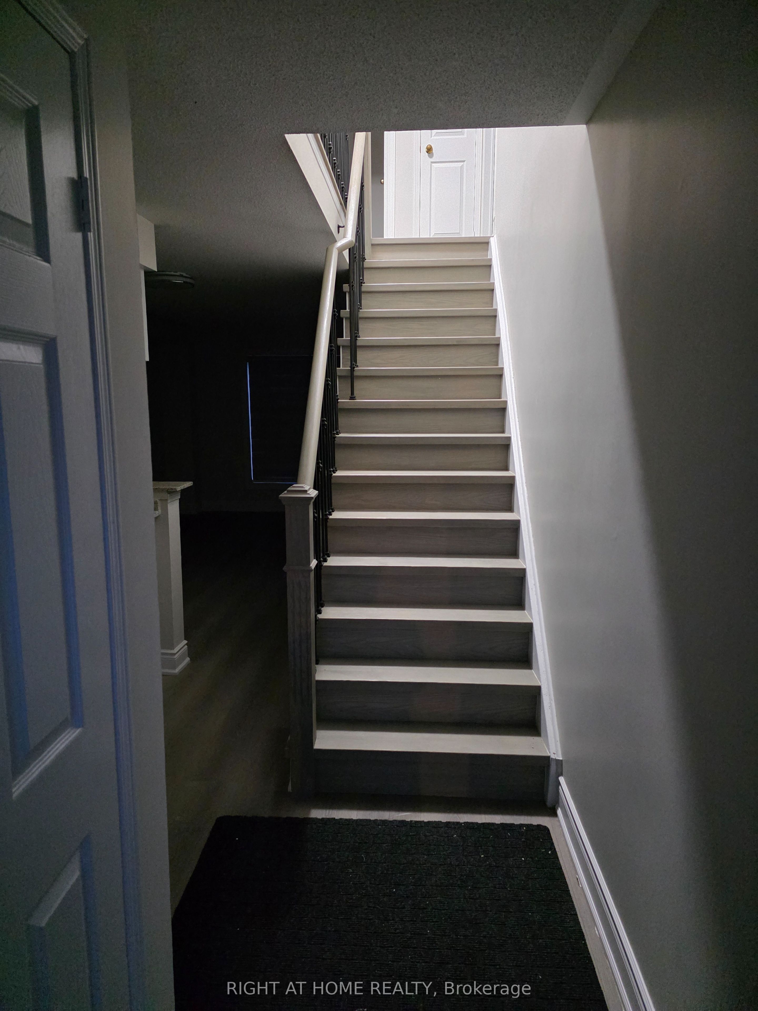 5865 Dalebrook Crescent 19B