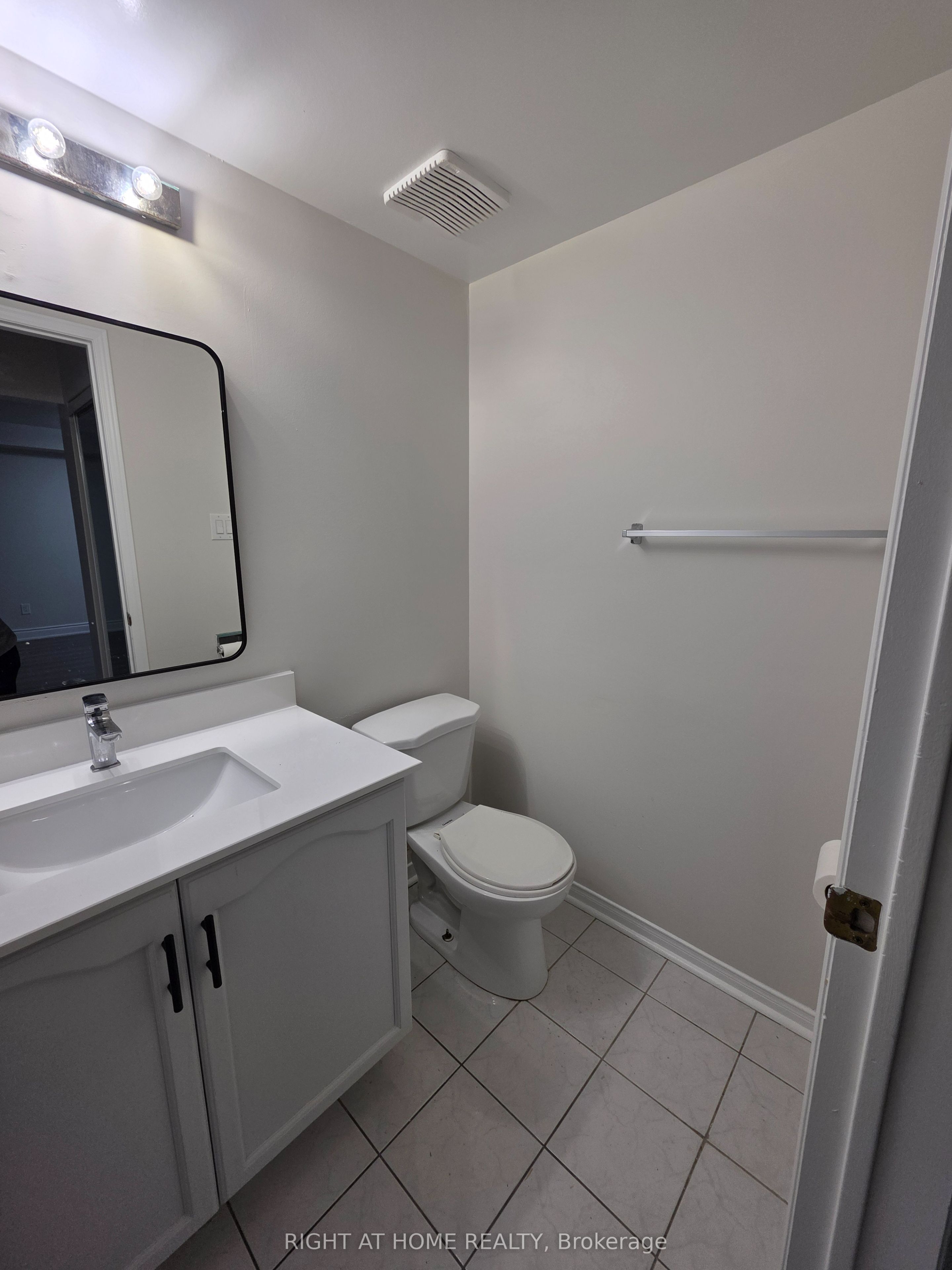 5865 Dalebrook Crescent 19B