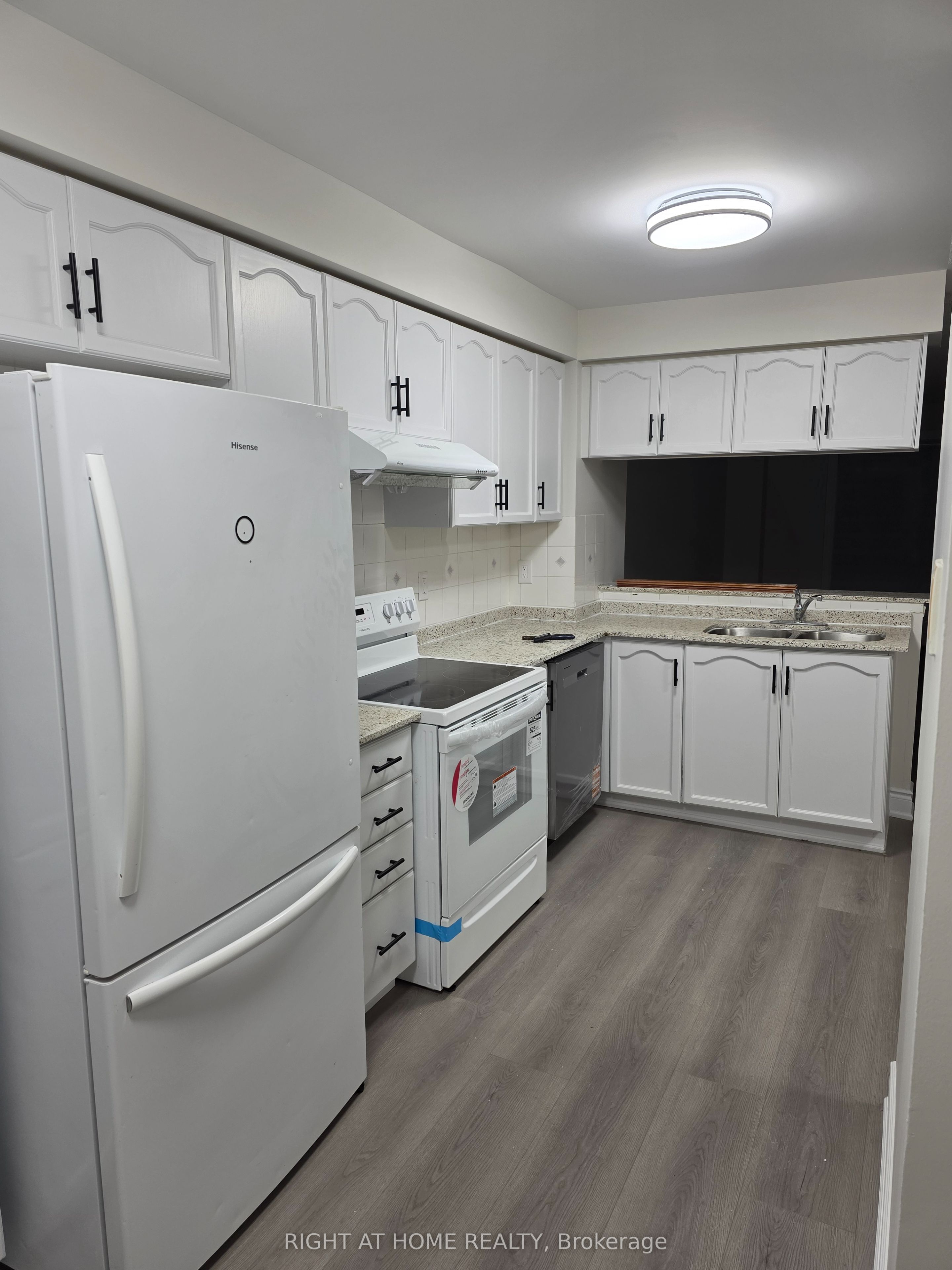 5865 Dalebrook Crescent 19B