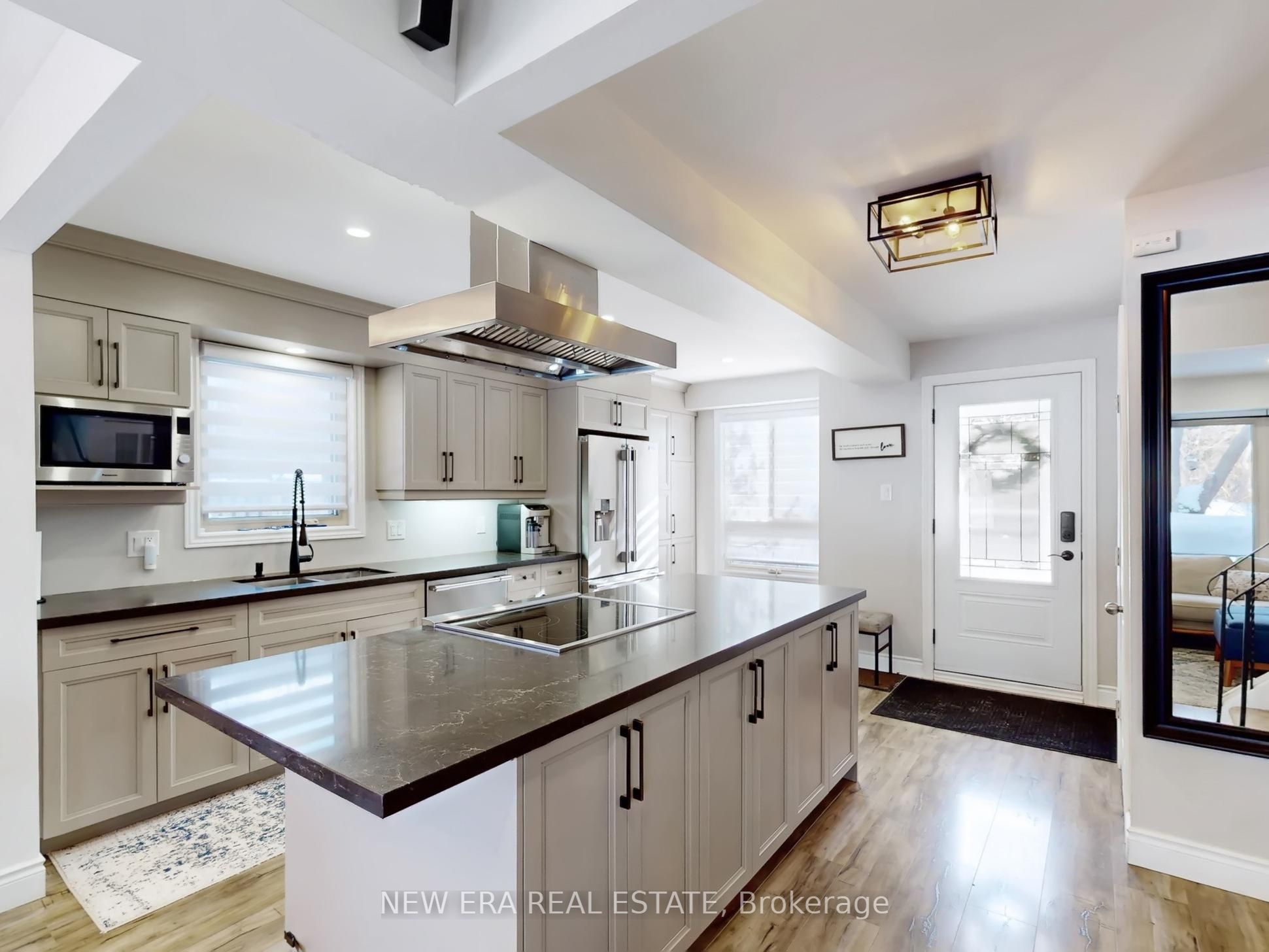 7189 Joliette Crescent