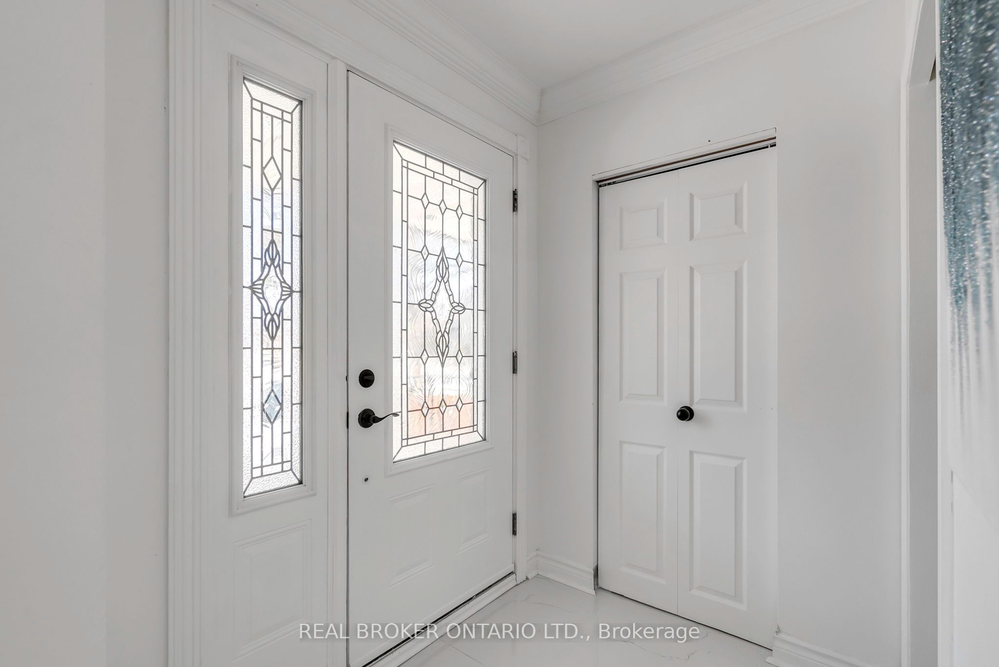 3465 Orion Crescent