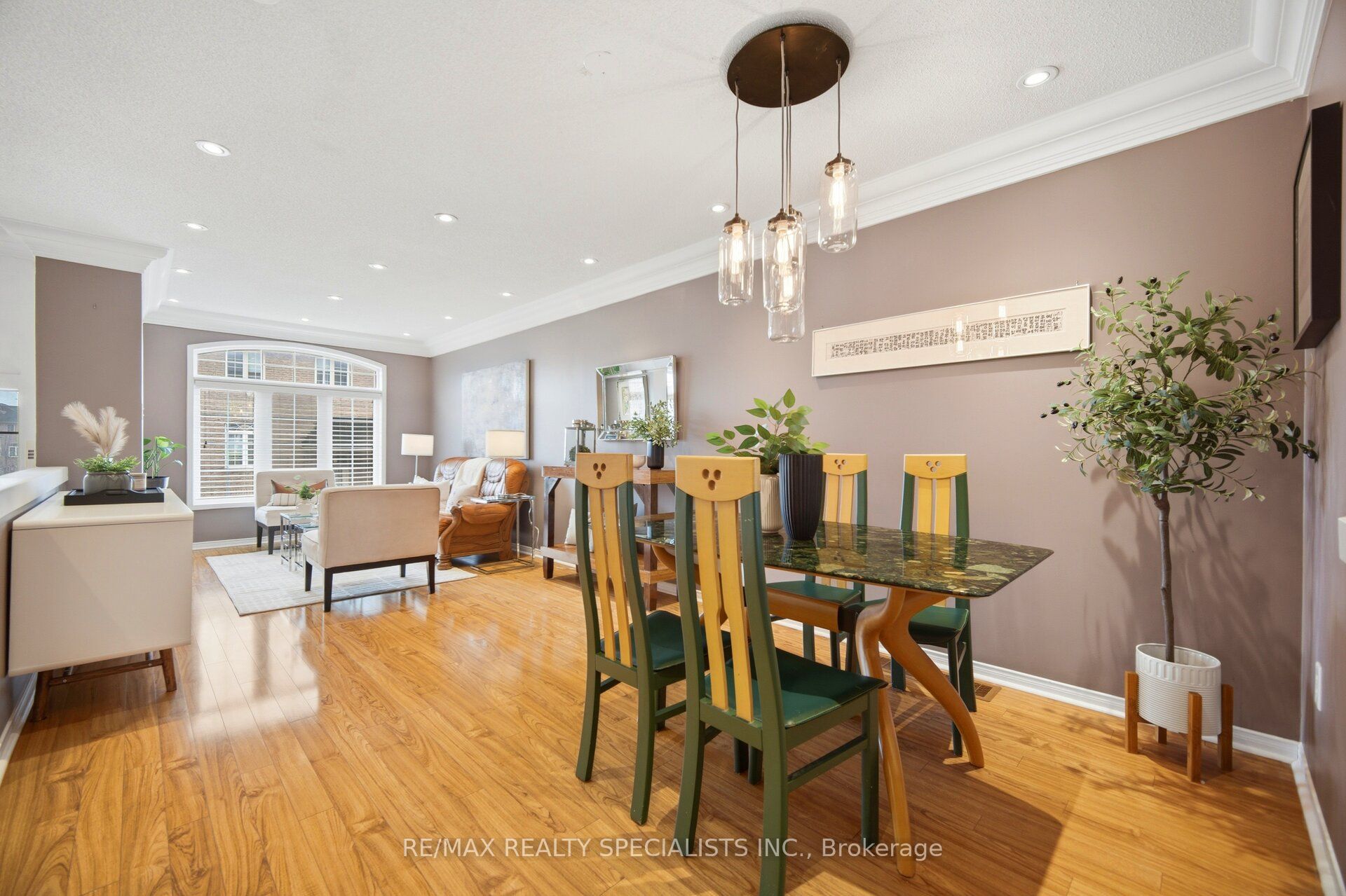 3378 Redpath Circle