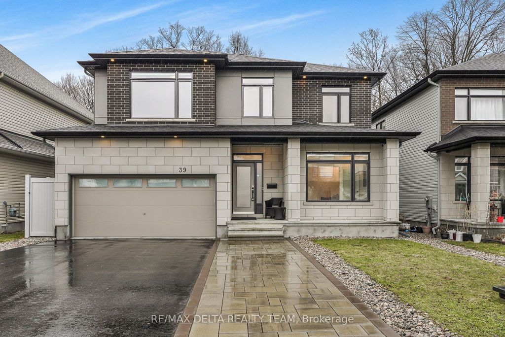 Photo of 39 Angel Heights, Stittsville - Munster - Richmond, ON K2S 2N2 (MLS # X13158856)