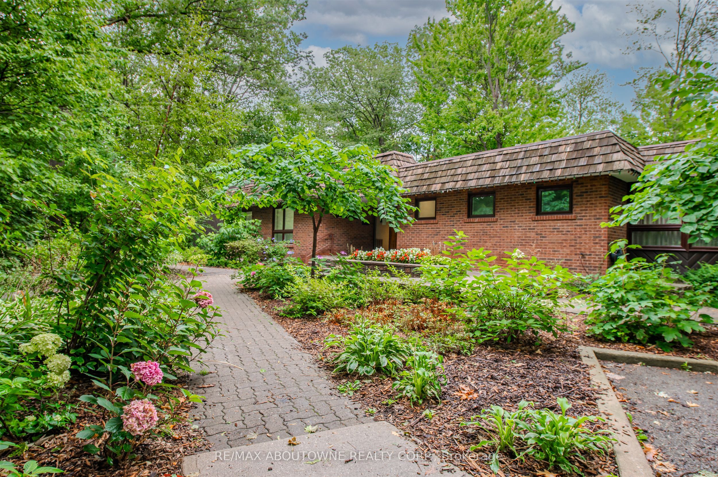 1110 Walden Circle 903