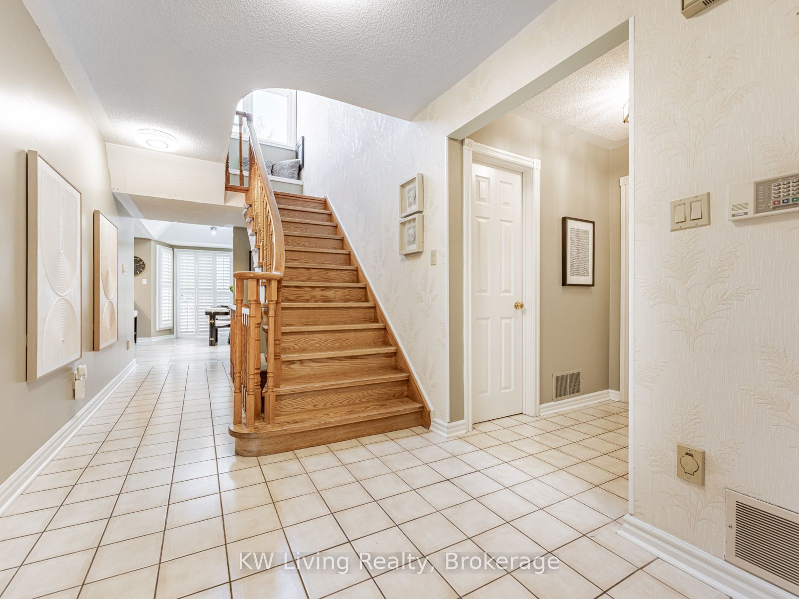 6 Ellingwood Court