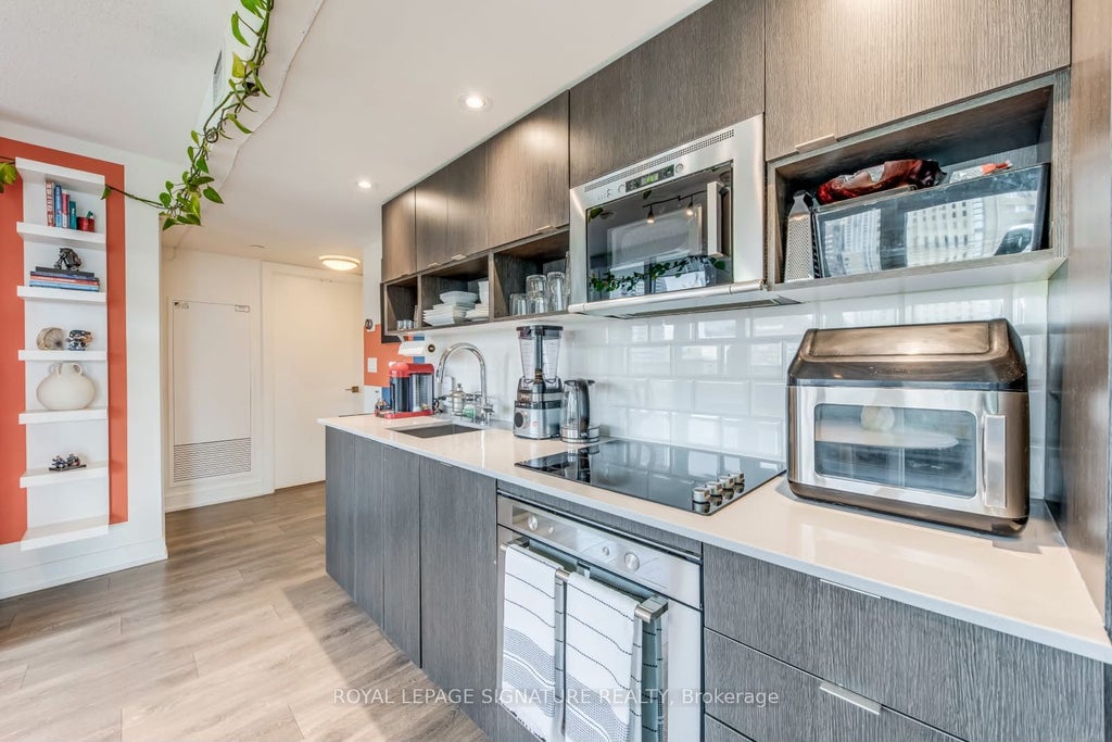 Photo of 89 McGill Street #1011, Toronto, ON M5B 1H5 (MLS # C14034324)