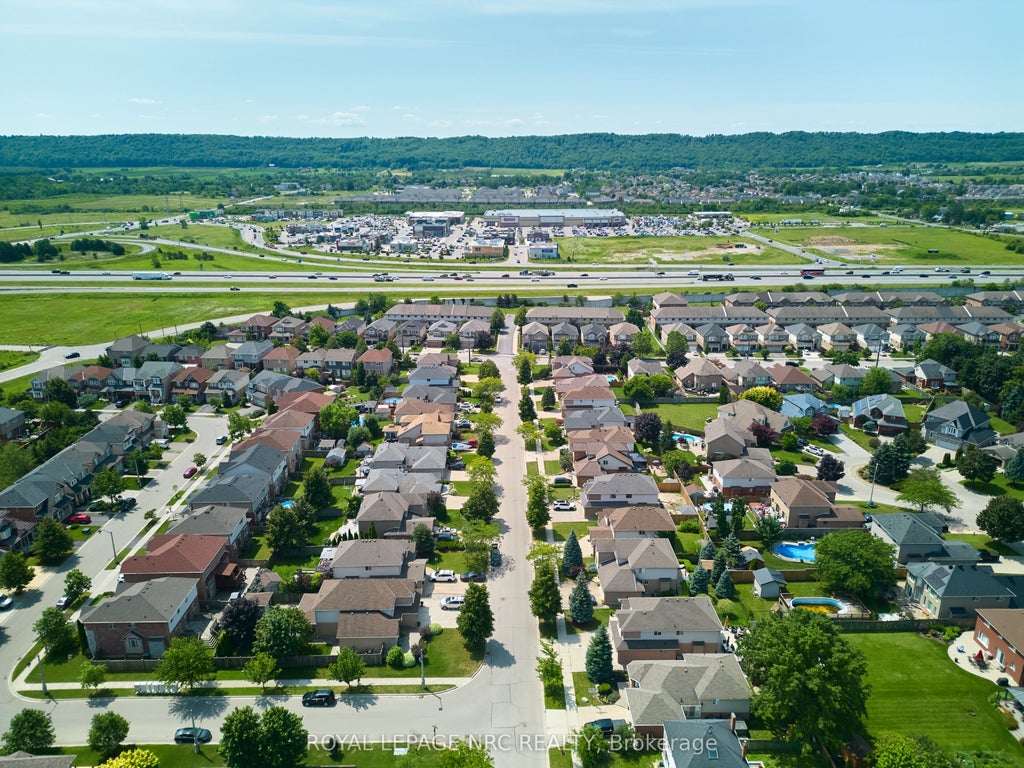 Photo of 15 Creanona Boulevard, Hamilton, ON L8E 5G2 (MLS # X13608364)