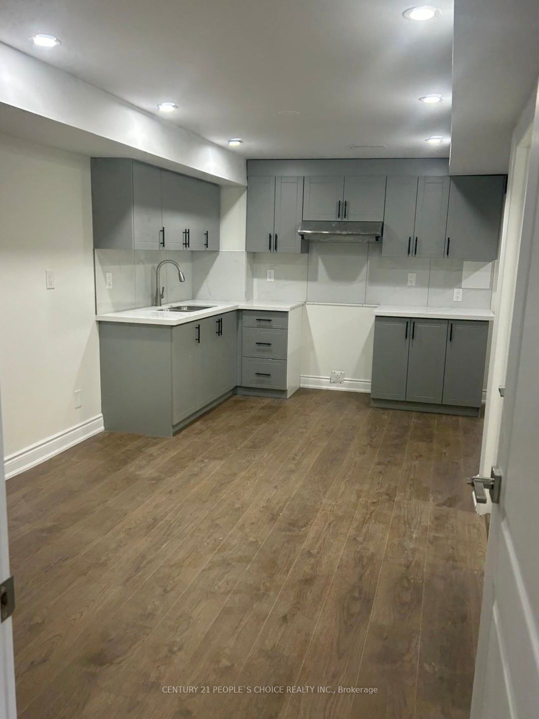 569 Willmott Crescent BSMT