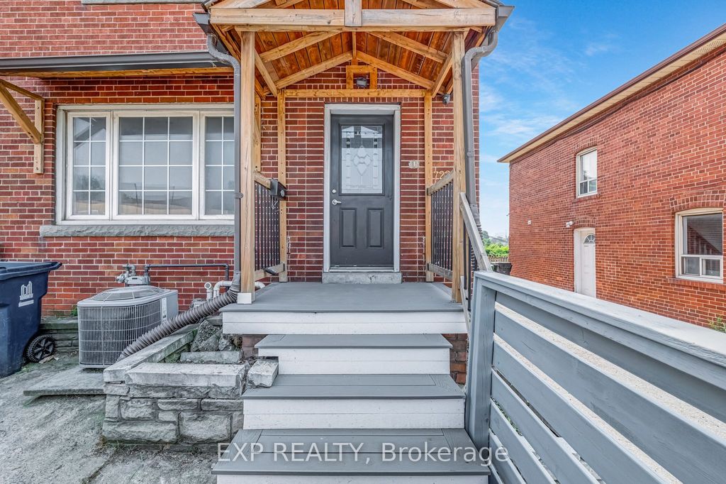 Photo of 722 Weston Road, Toronto, ON M6N 3R5 (MLS # W12411358)