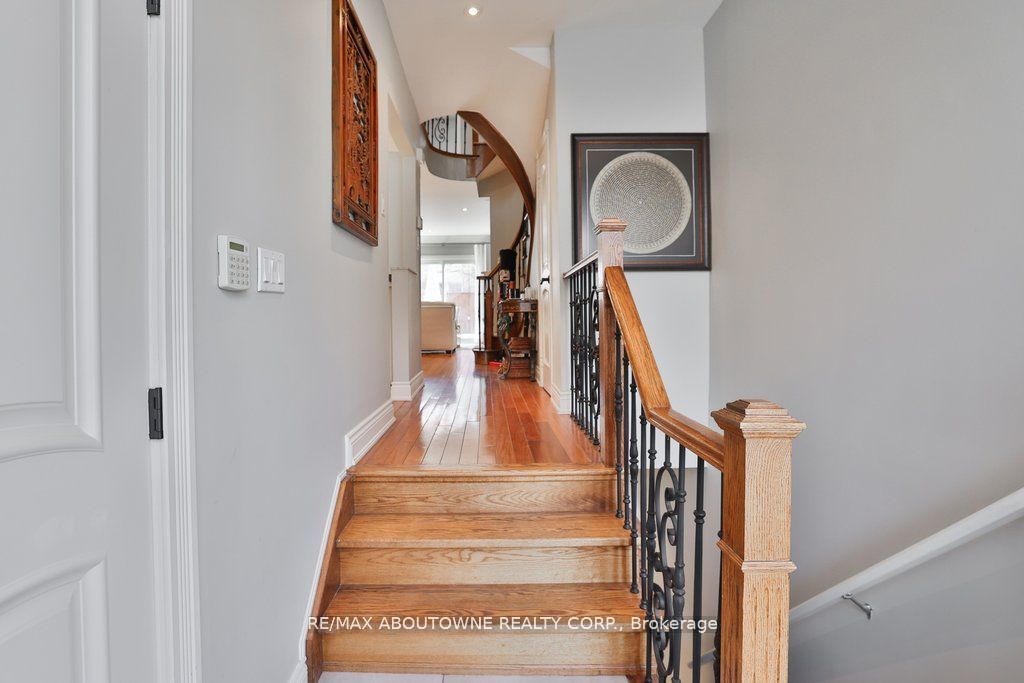45 Tradewind Drive