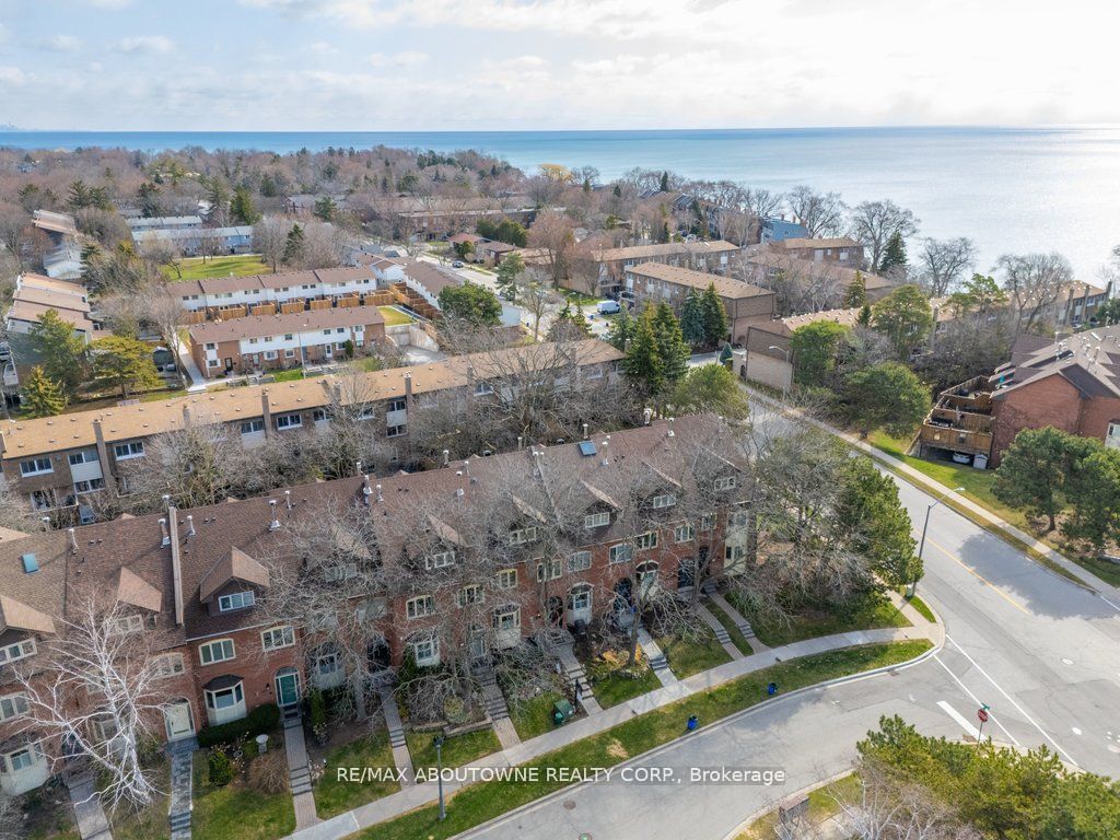 45 Tradewind Drive