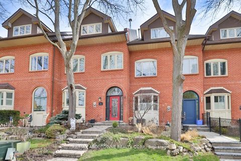 45 Tradewind Drive Oakville ON L6L 6K9