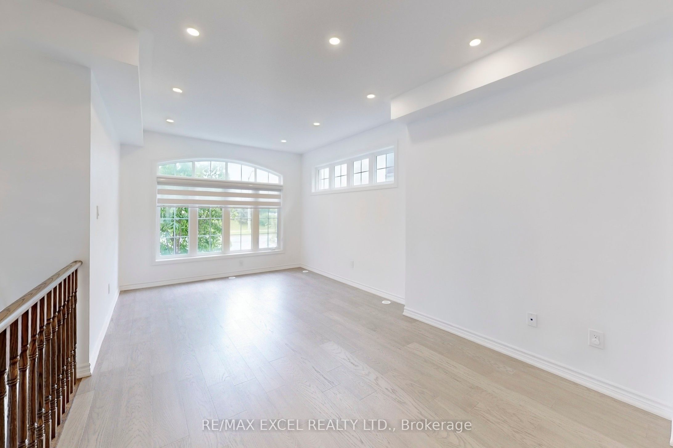 283 Dundas Way