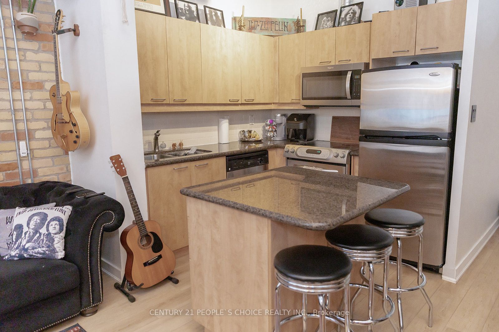 955 Queen Street W 228