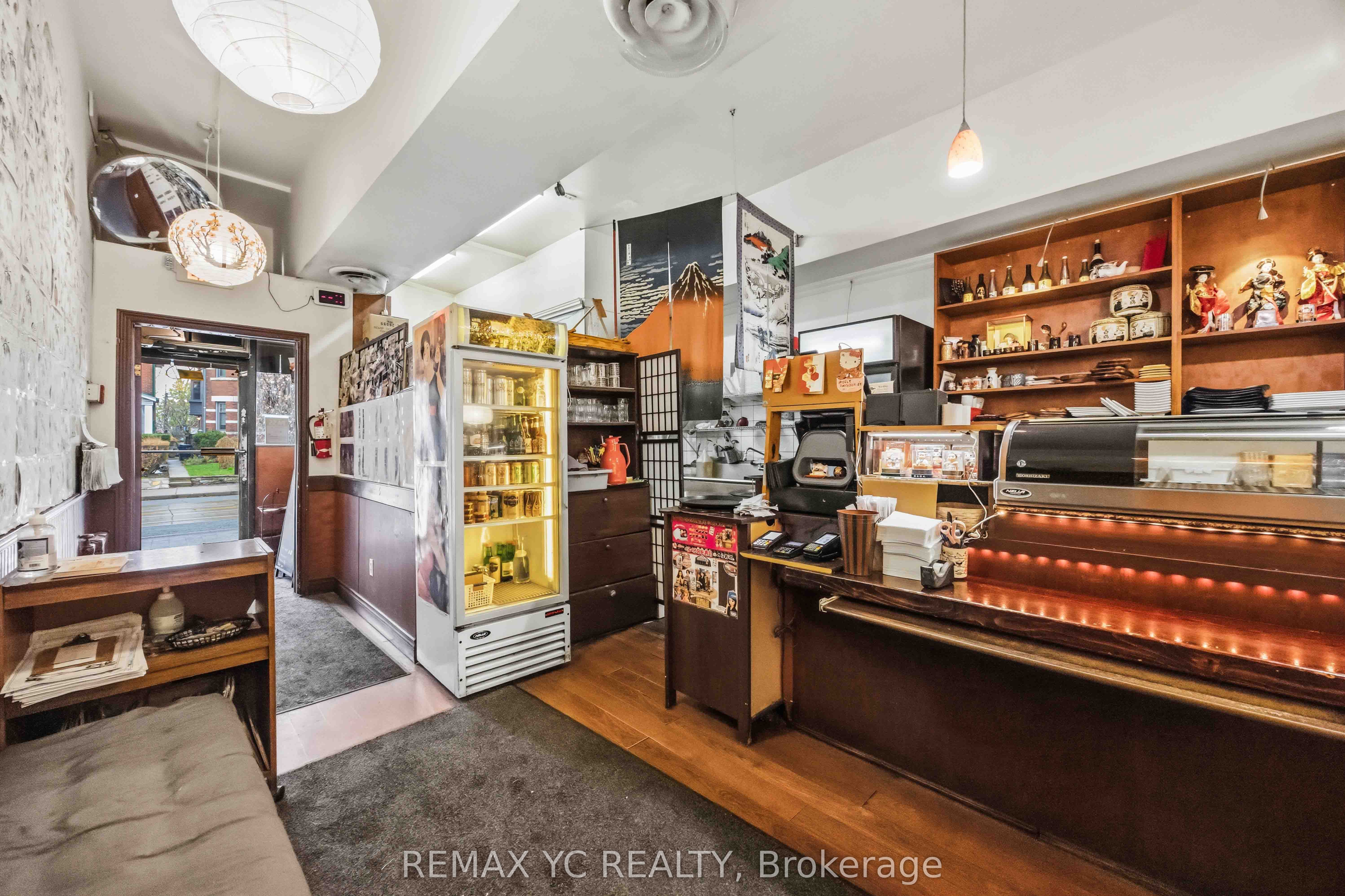 293 Roncesvalles Avenue