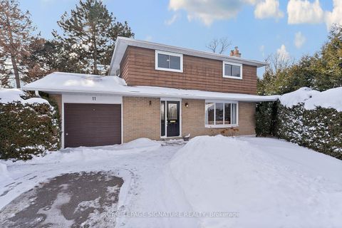 11 Golf View Drive Brampton ON L6W 1A4