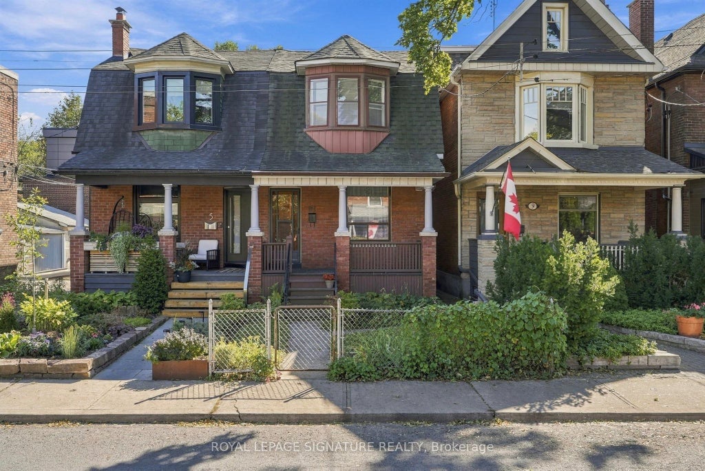 Photo of 7 Geoffrey Street, Toronto, ON M6R 1P2 (MLS # W14010606)