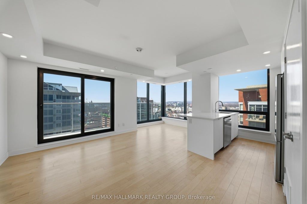 Photo of 180 George Street #2302, Lower Town - Sandy Hill, ON K1N 0G8 (MLS # X14032438)