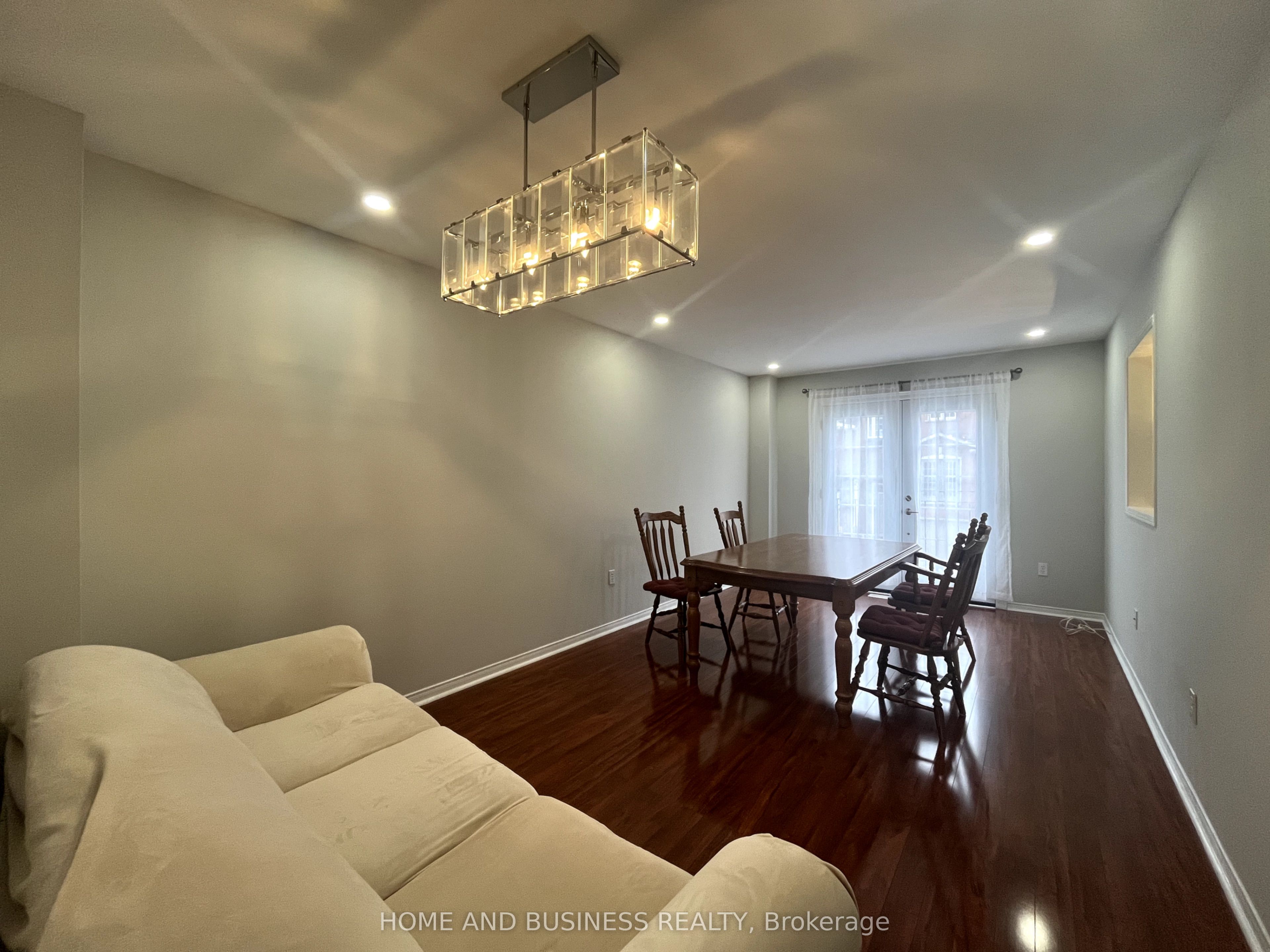 1588 South Parade Court 23