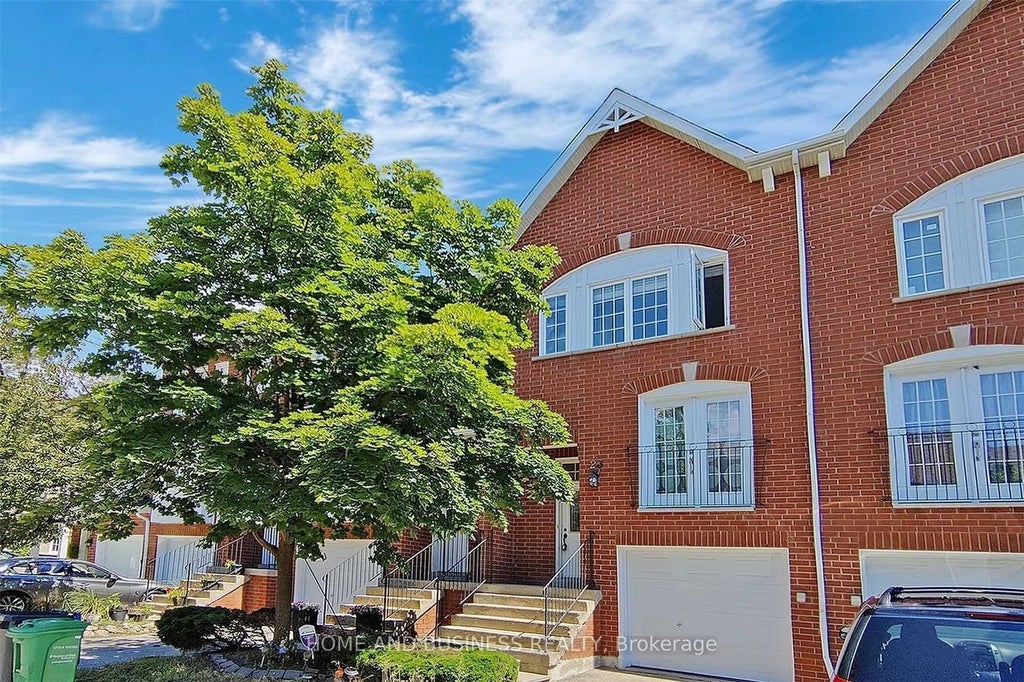 Photo of 1588 South Parade Court #23, Mississauga, ON L5M 6E7 (MLS # W13858800)