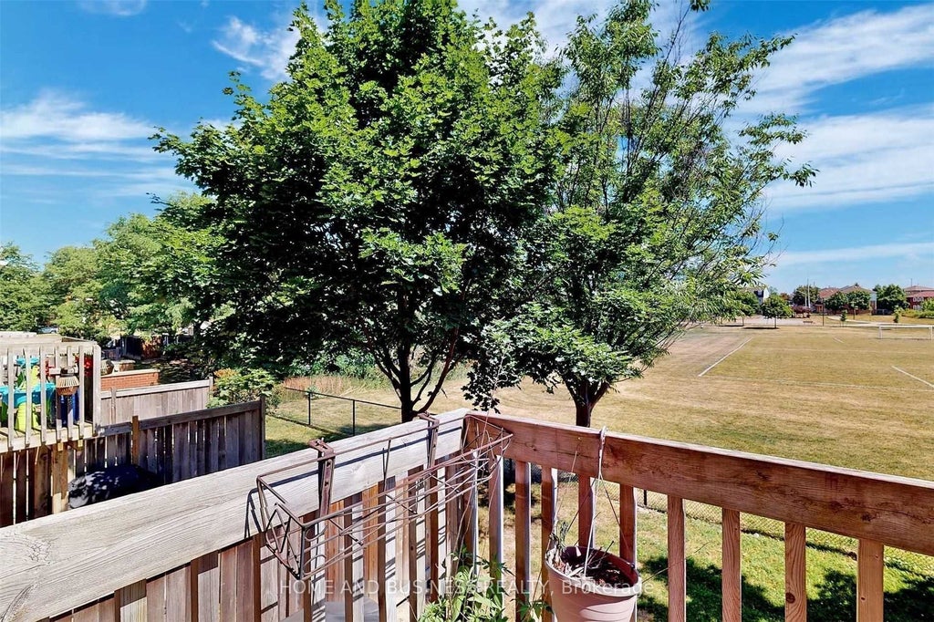 Photo of 1588 South Parade Court #23, Mississauga, ON L5M 6E7 (MLS # W13858800)