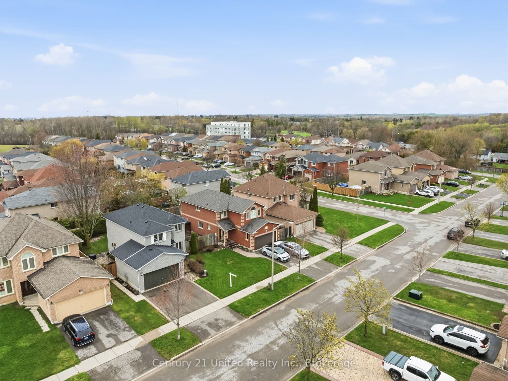 Photo of 116 Avondale Drive, Clarington, ON L1E 3A3 (MLS # E13646016)