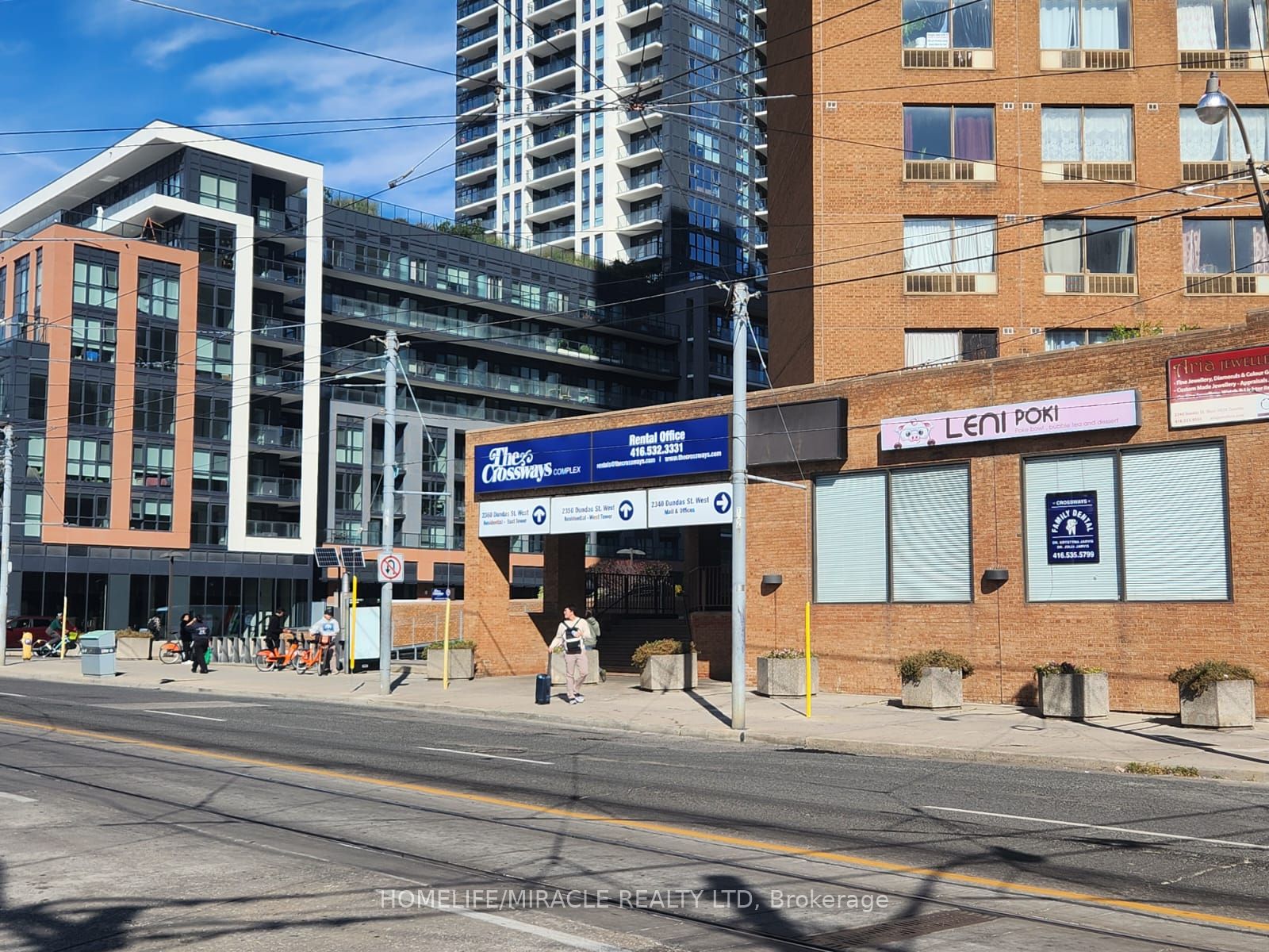 2340 Dundas Street W G11