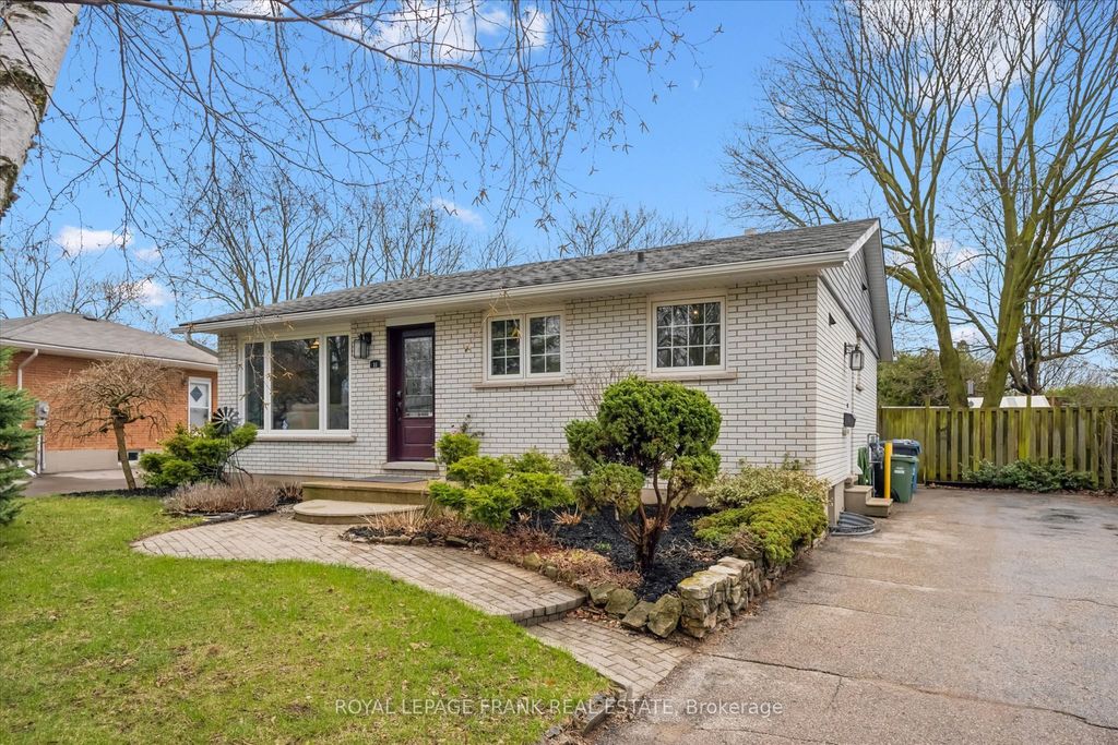 Photo of 11 Argyle Drive, Guelph, ON N1G 2P1 (MLS # X13008180)