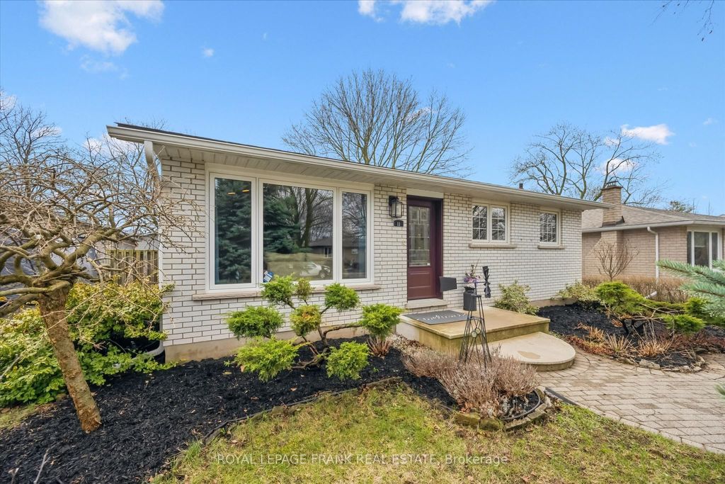 Photo of 11 Argyle Drive, Guelph, ON N1G 2P1 (MLS # X13008180)