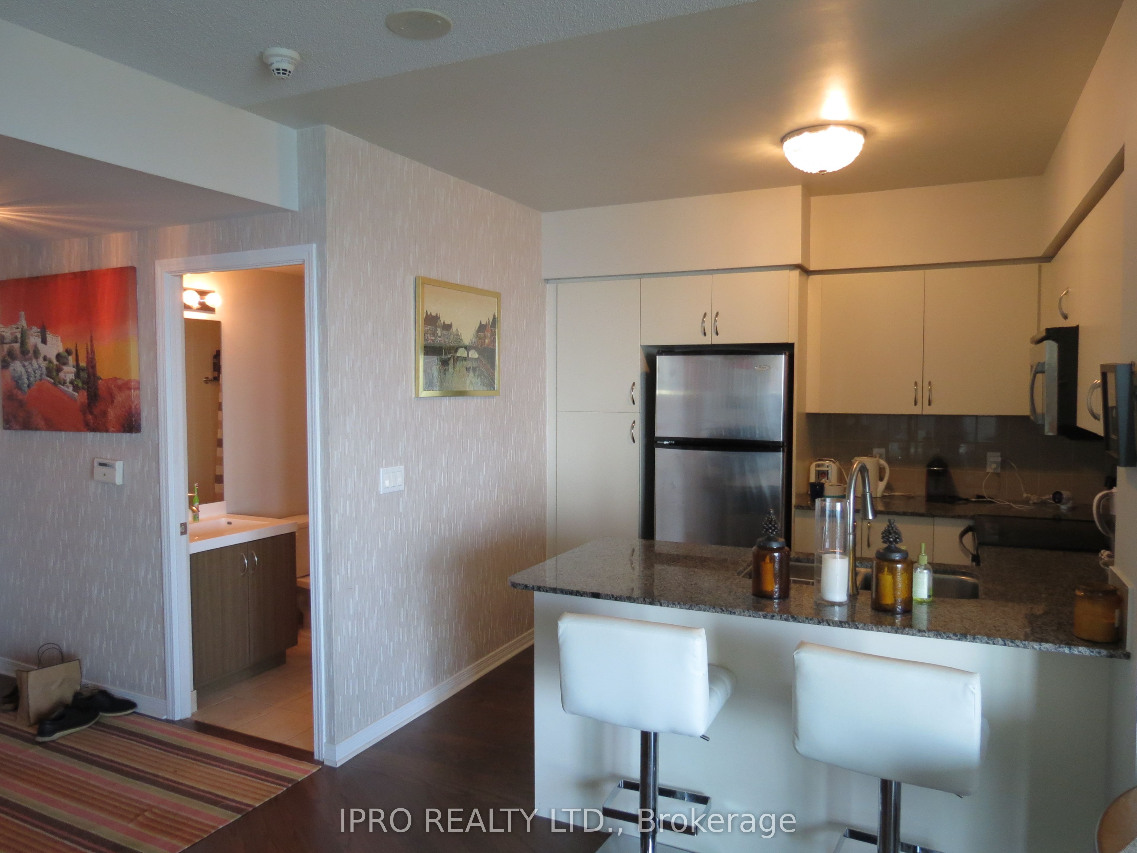 2230 Lake Shore Boulevard W 3307