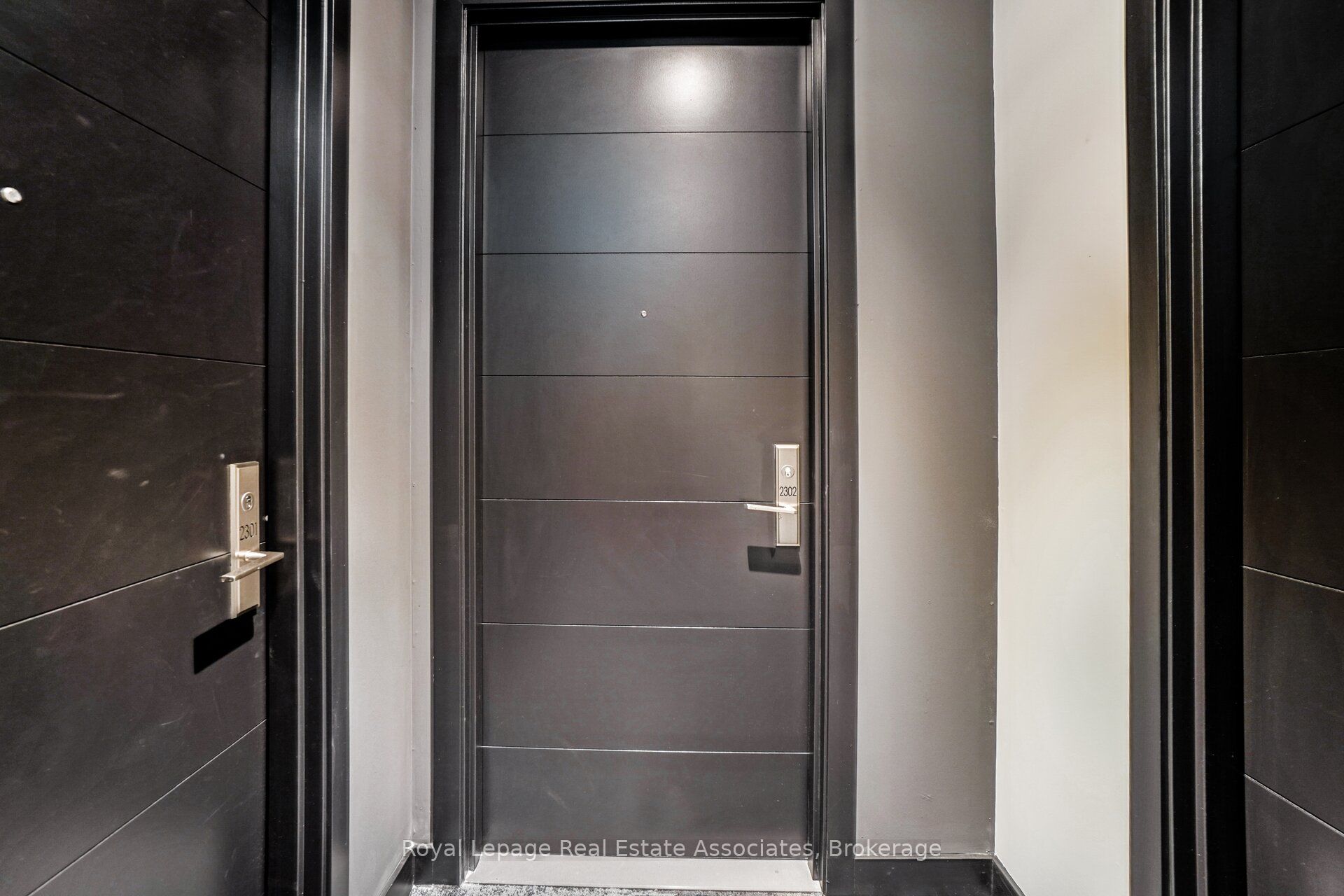 488 University Avenue 2302