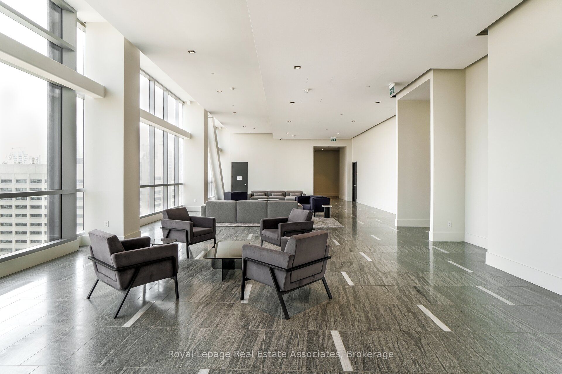 488 University Avenue 2302