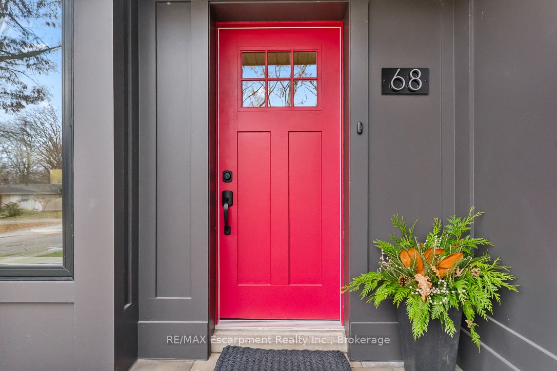 68 Glenmanor Drive N