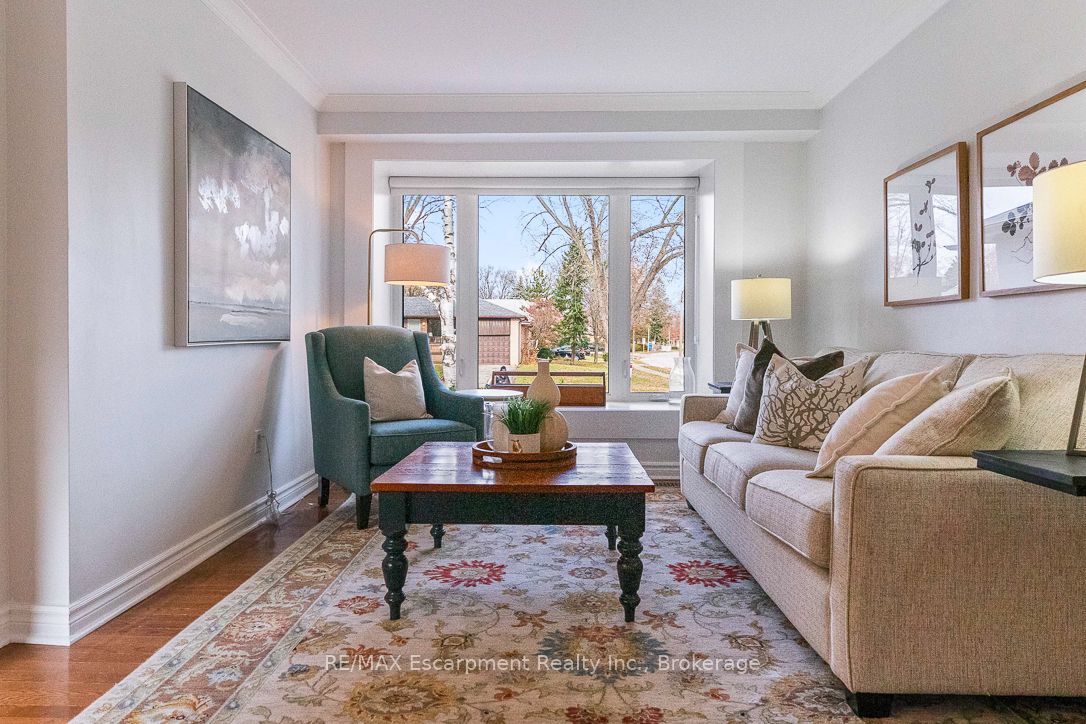 68 Glenmanor Drive N