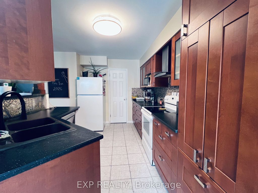 Photo of 1741 Jobin Crescent, Cyrville - Carson Grove - Pineview, ON K1J 1C4 (MLS # X12956572)