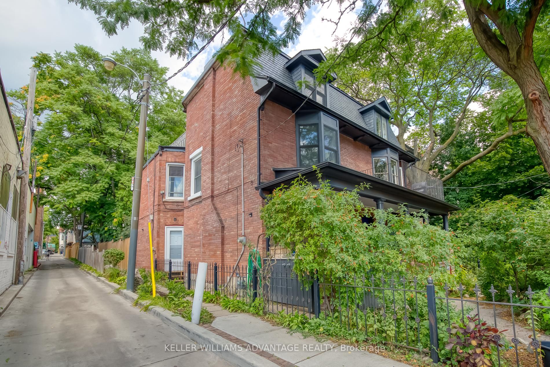 254A Carlton Street