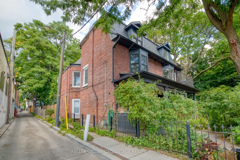 Photo of 254A Carlton Street, Toronto, ON M5A 2L3 (MLS # C12474945)
