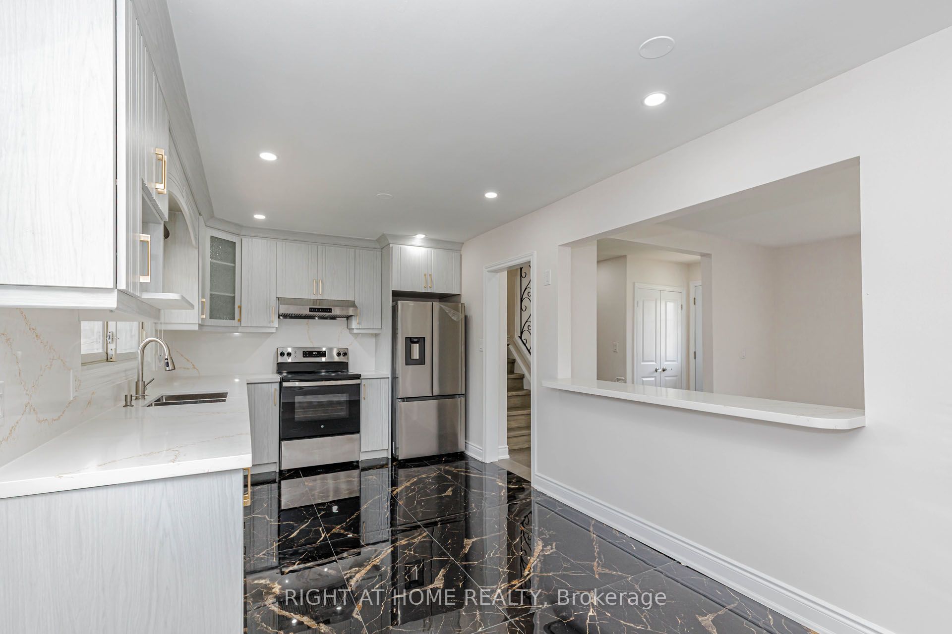5154 New Street UPPER