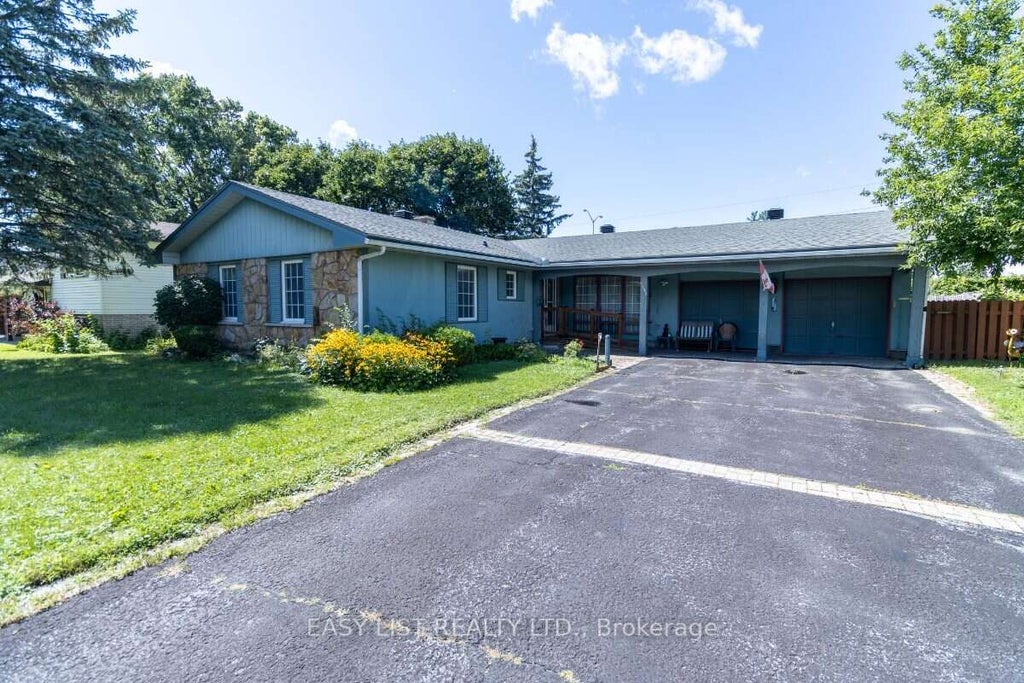 Photo of 1999 Garfield Avenue, Belair Park - Copeland Park and Area, ON K2C 0W7 (MLS # X13655542)