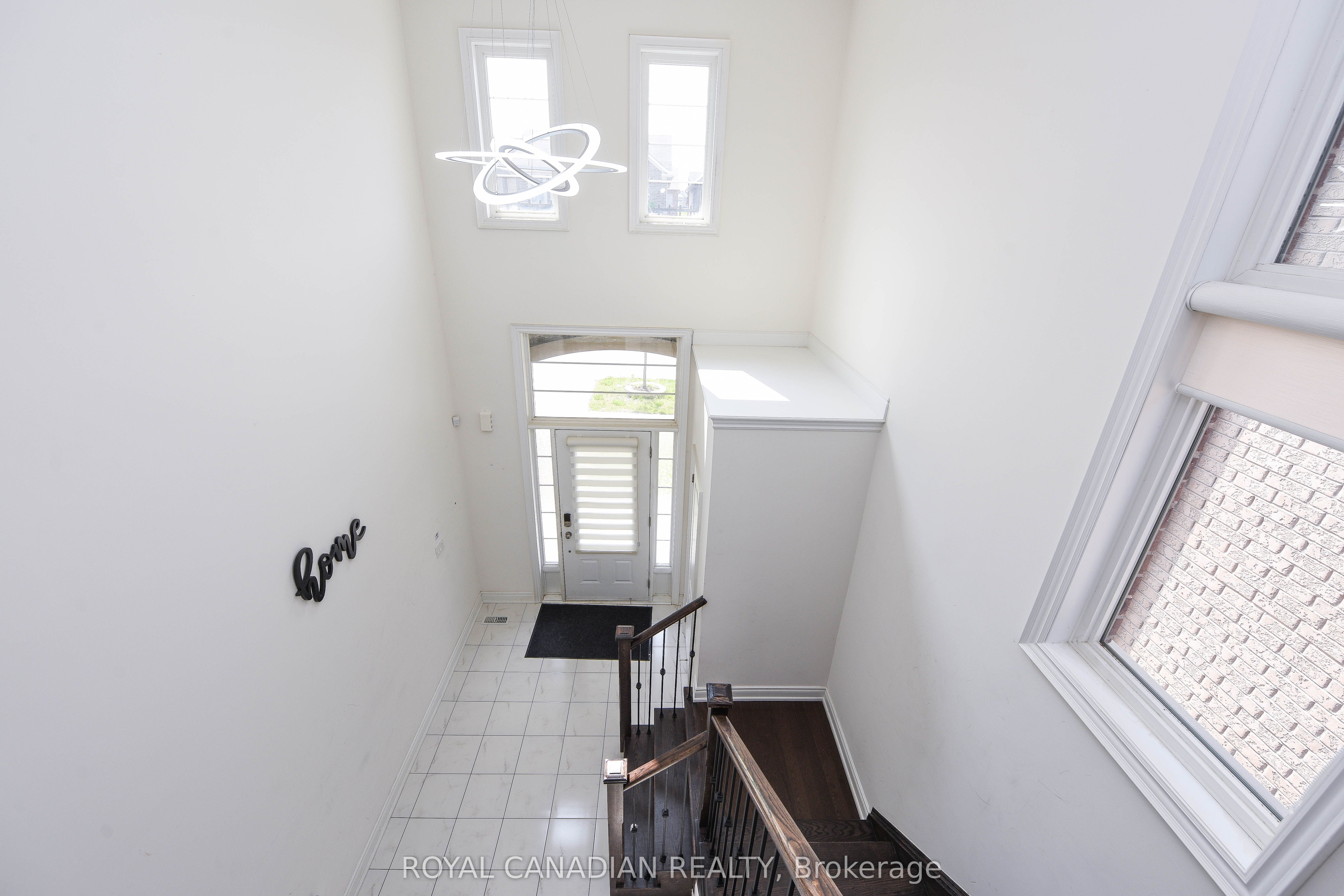 8 Prairie Creek Crescent Upper