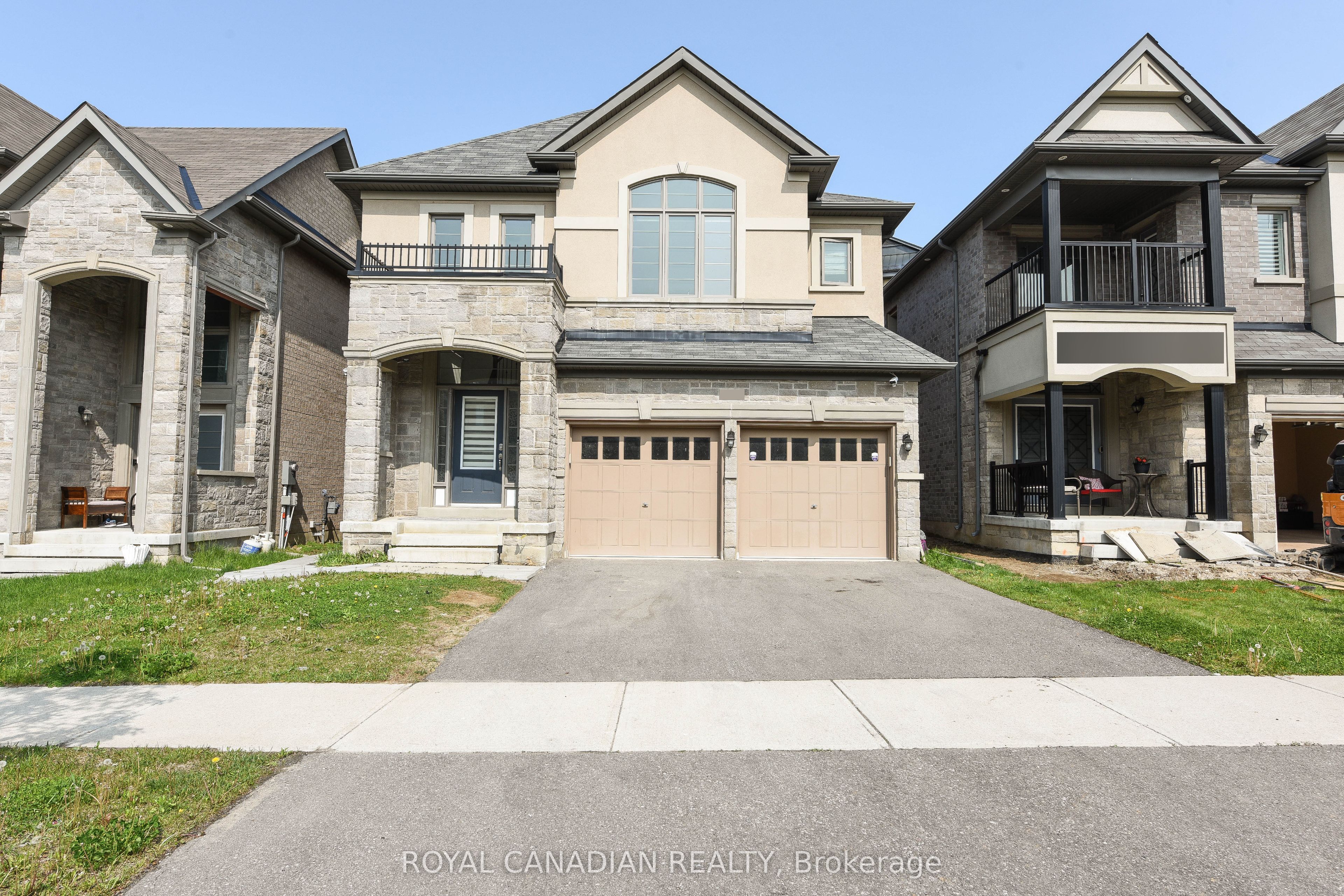 8 Prairie Creek Crescent Upper