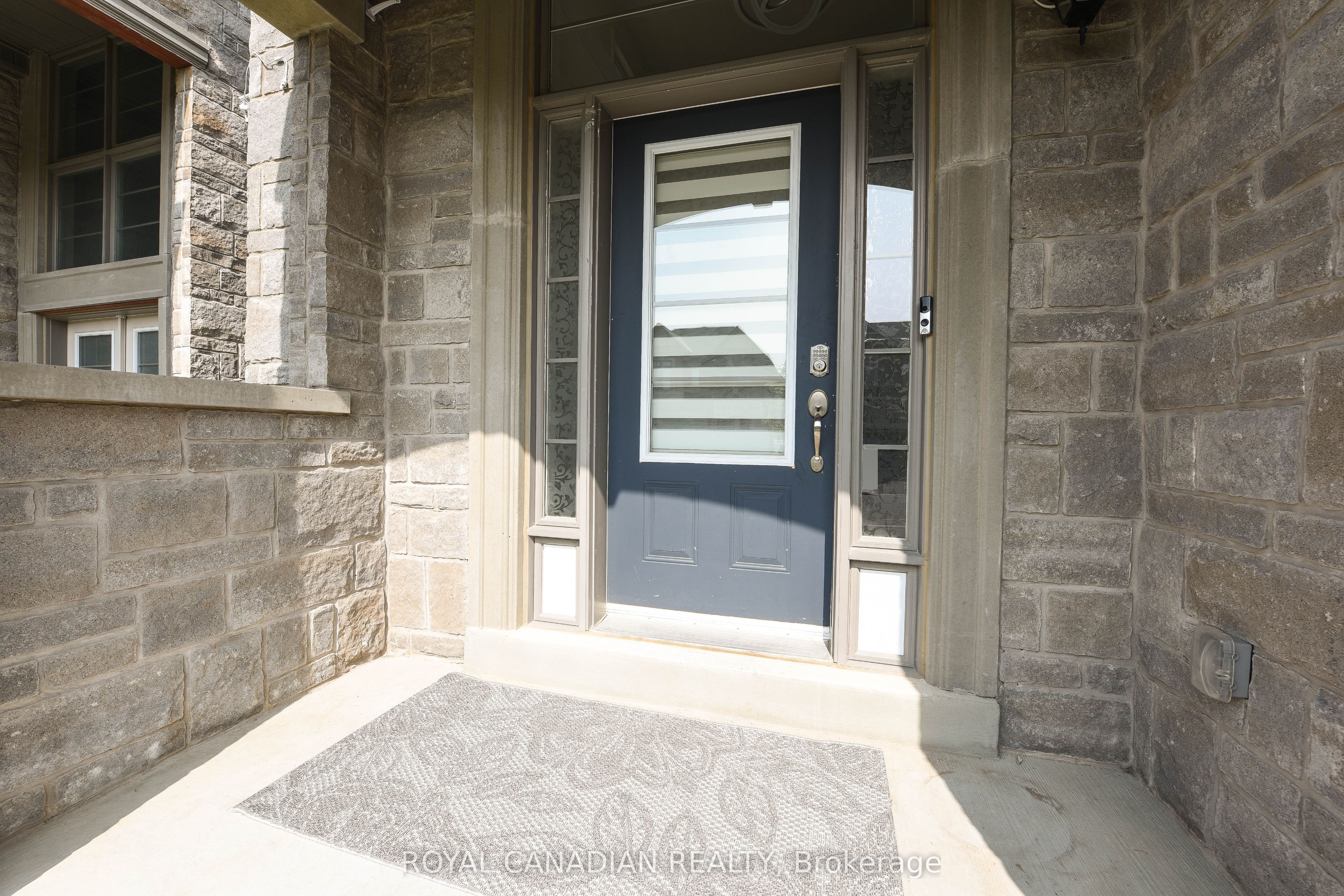 8 Prairie Creek Crescent Upper