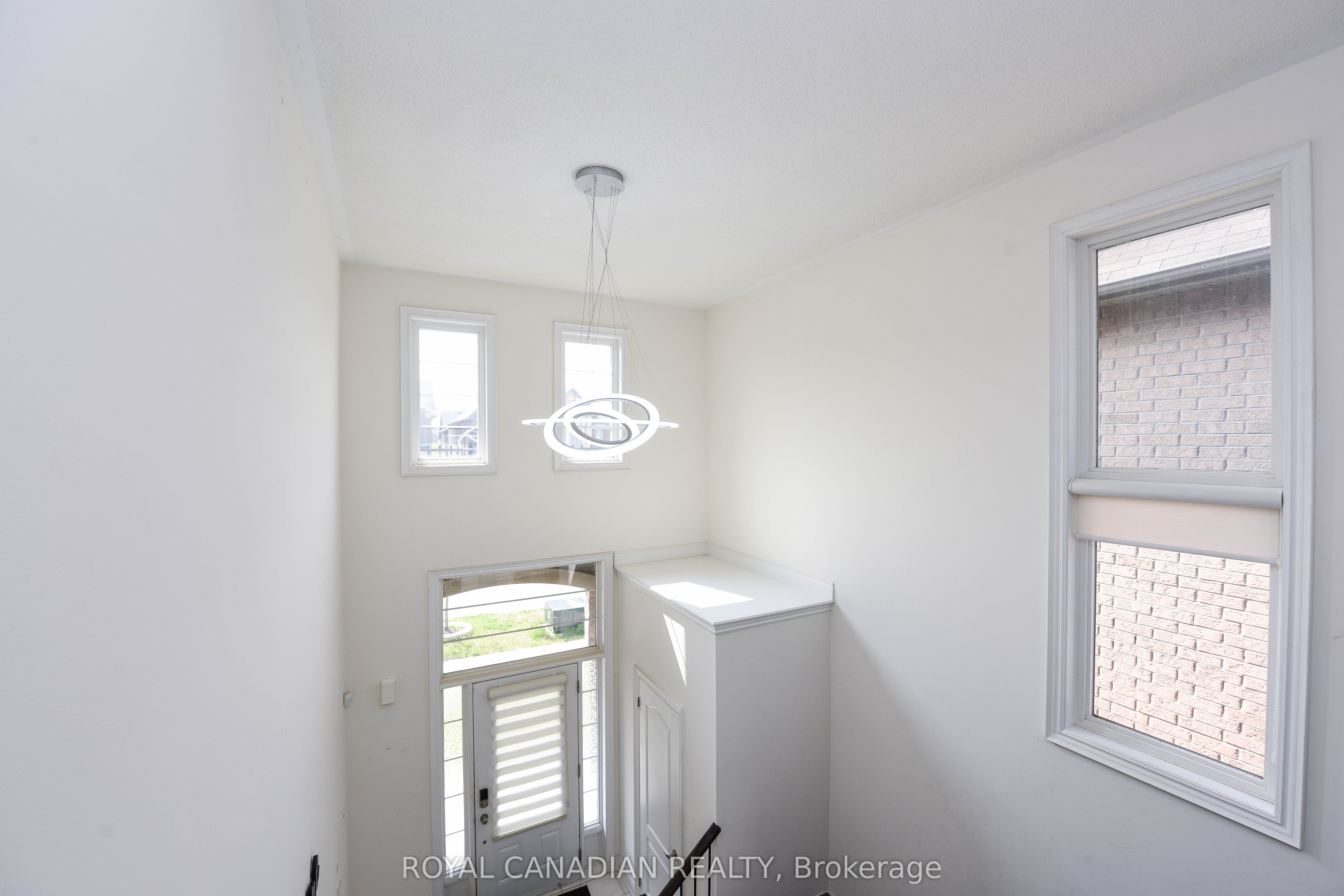 8 Prairie Creek Crescent Upper