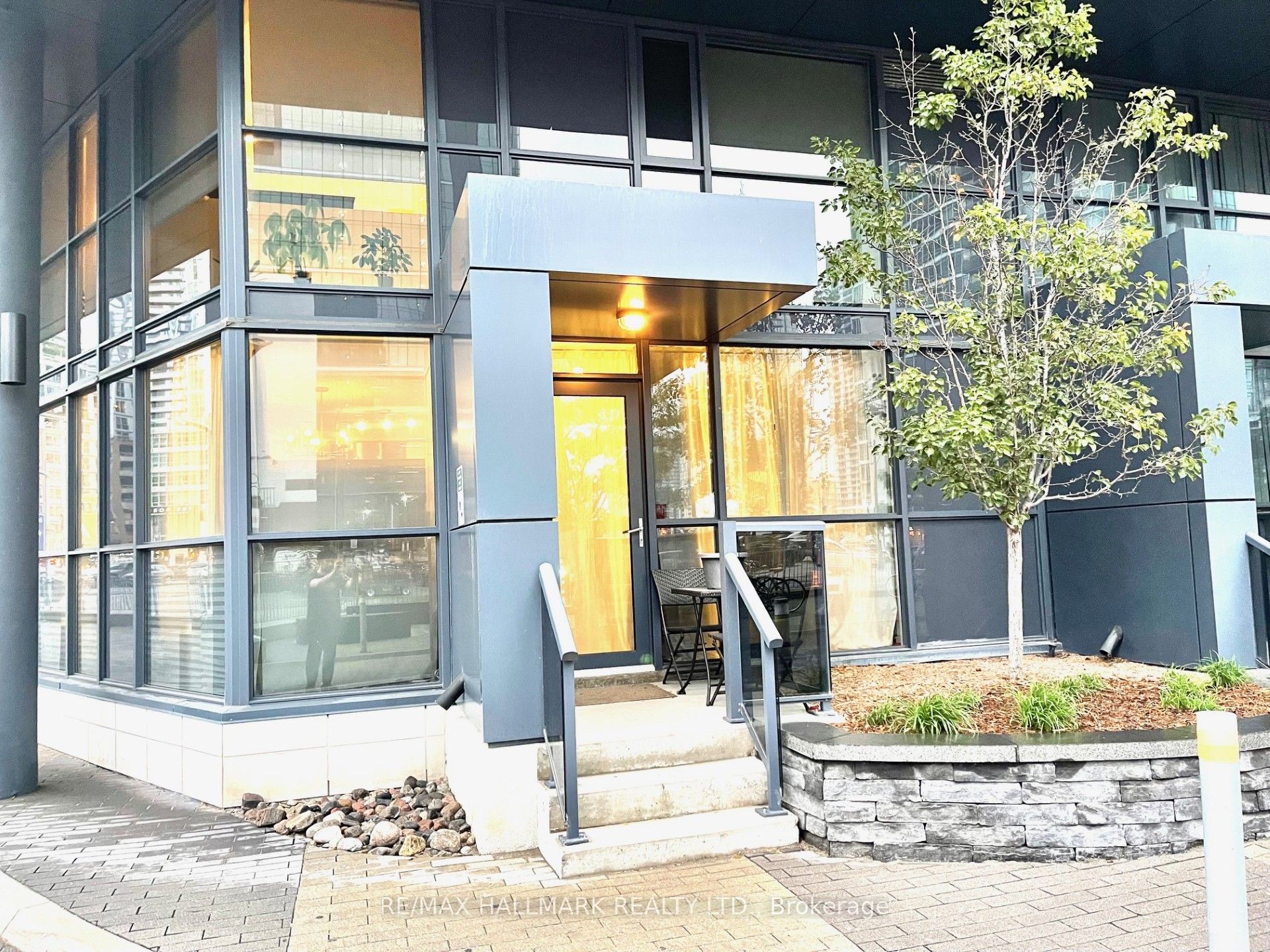 352 Front Street W 103