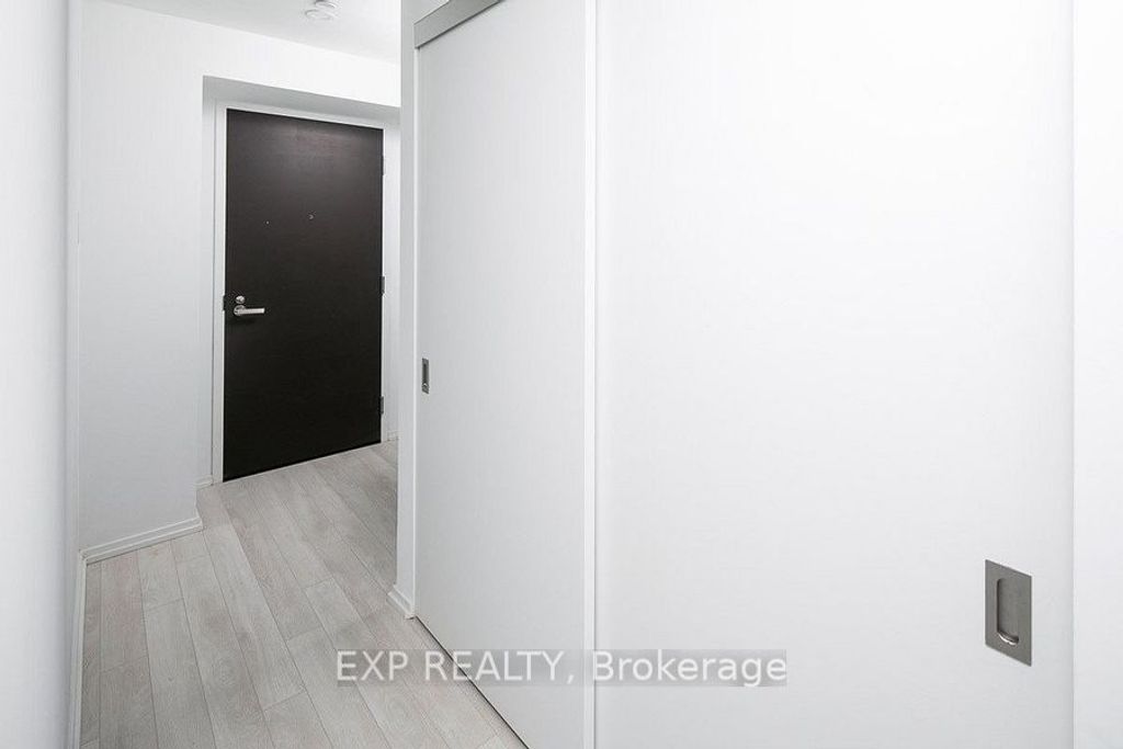 Photo of 197 Yonge Street #2205, Toronto, ON M5B 0C1 (MLS # C12754122)