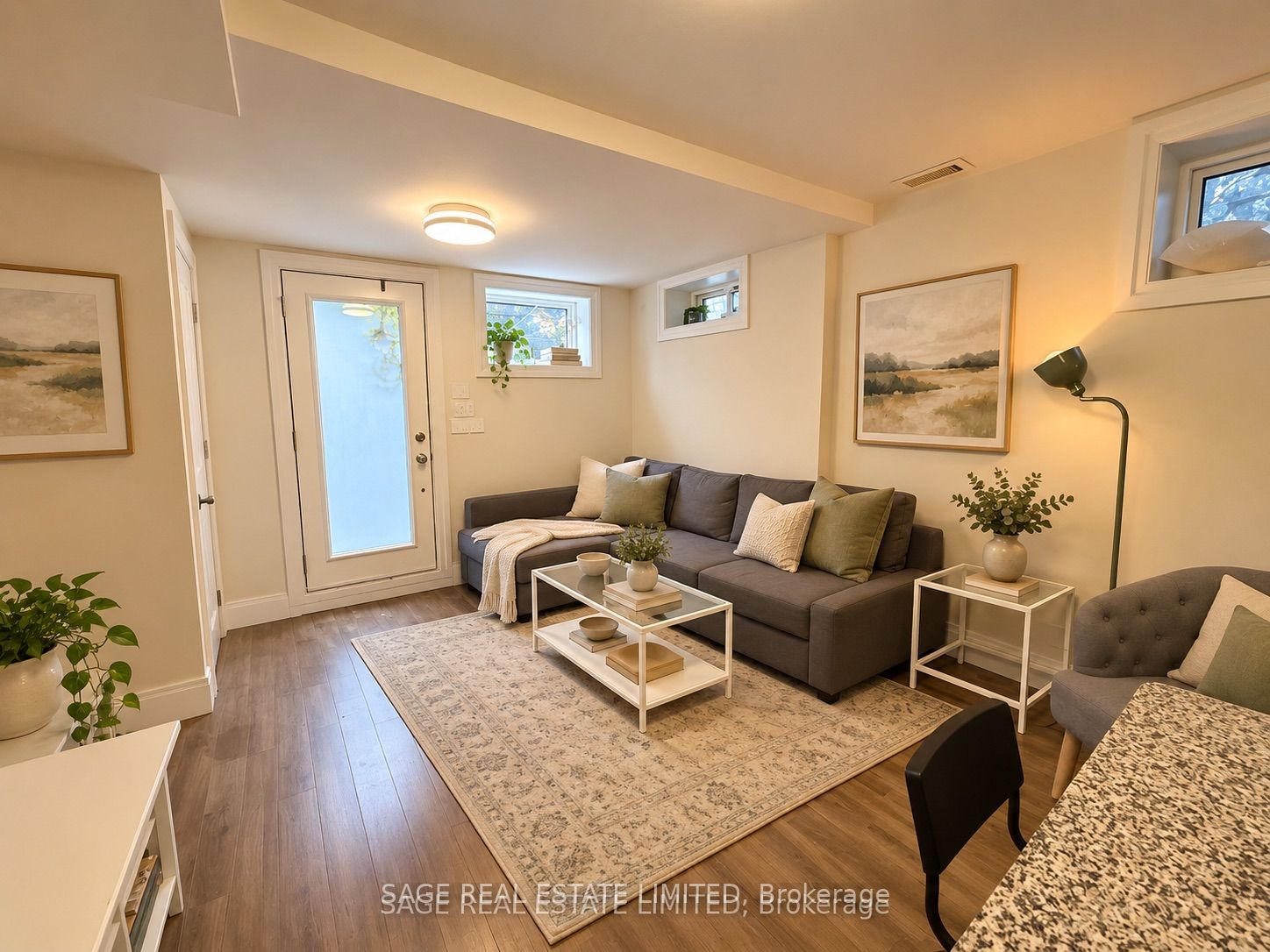 228 Montrose Avenue Lower