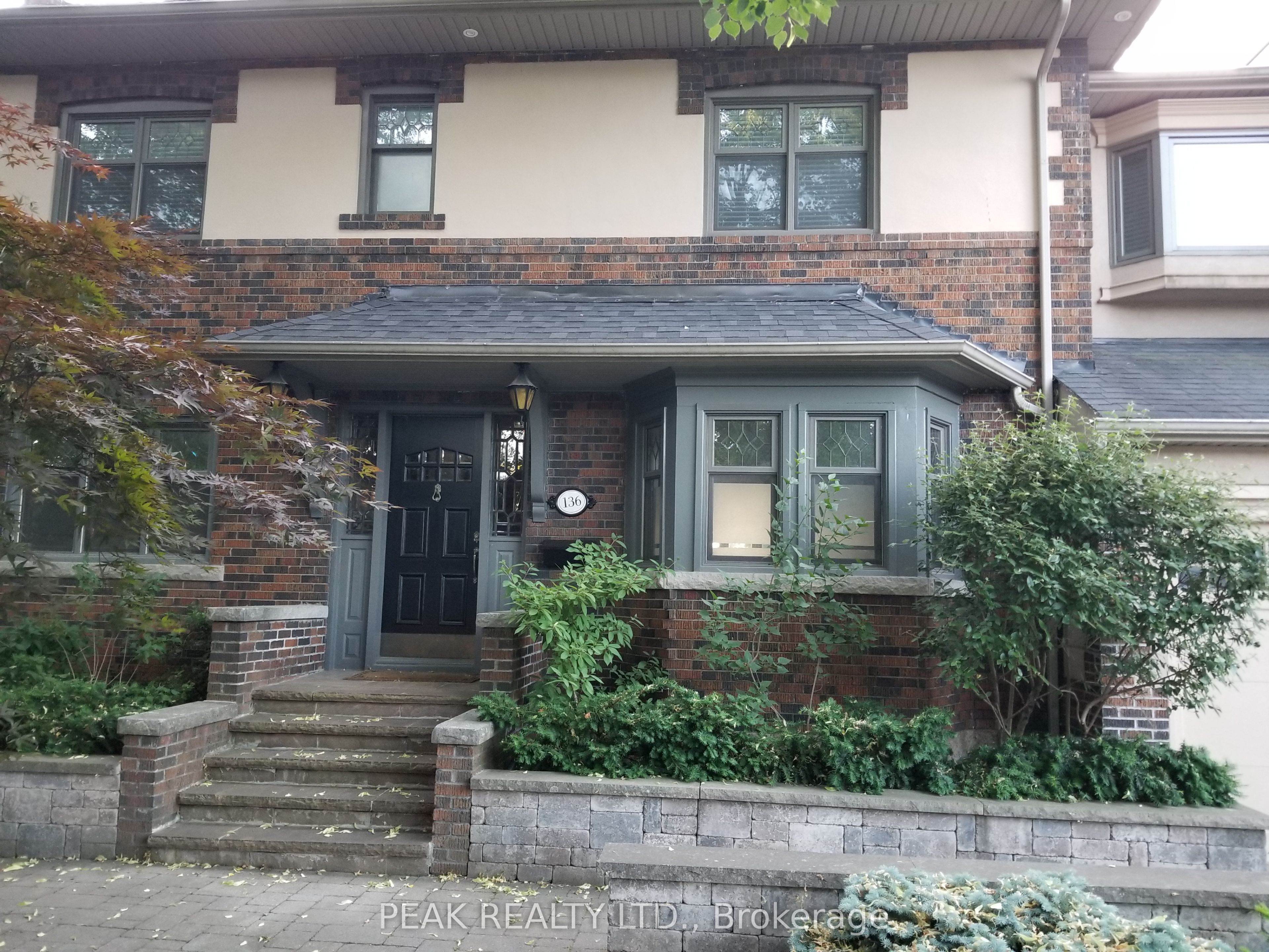 136 Humbercrest Boulevard