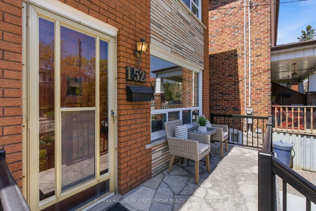 Photo of 152 MCROBERTS Avenue, Toronto, ON M6E 4P5 (MLS # W13092816)
