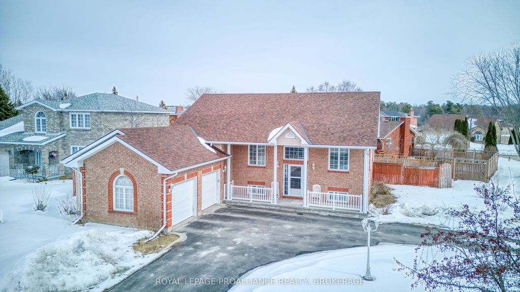Photo of 662 Millbrook Crescent, Kingston, ON K7M 7Z8 (MLS # X12882054)