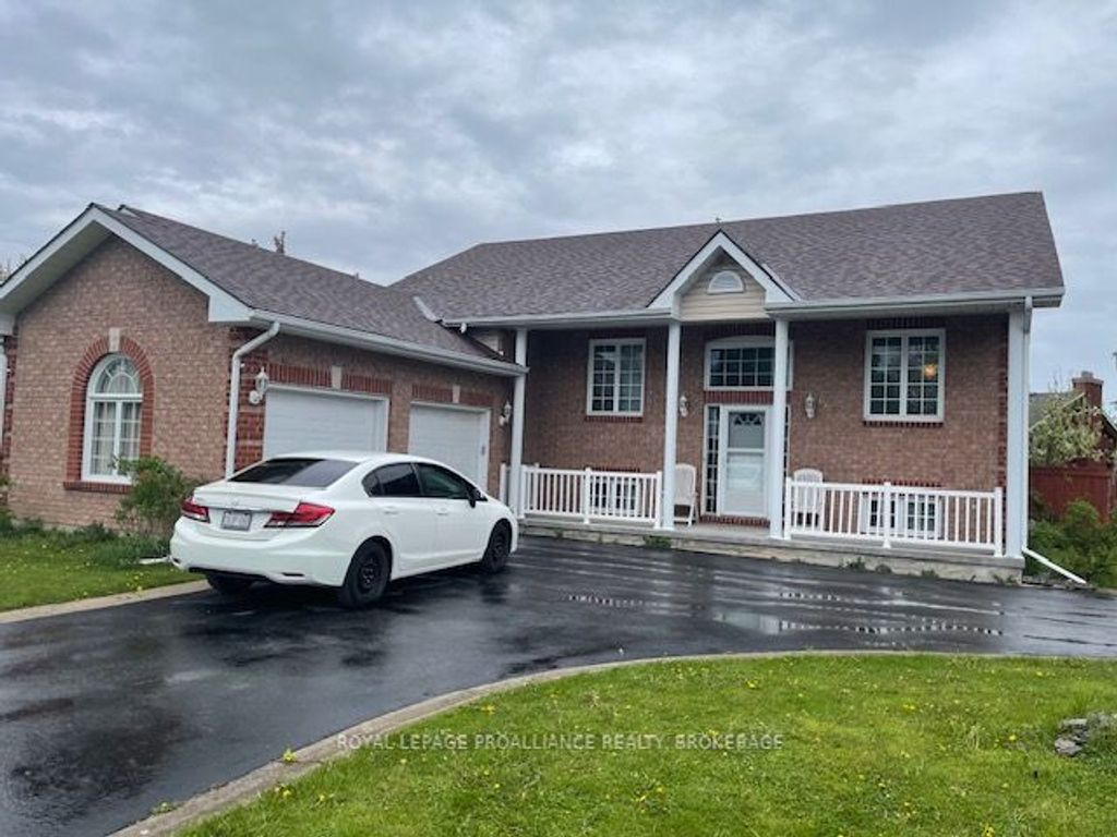 Photo of 662 Millbrook Crescent, Kingston, ON K7M 7Z8 (MLS # X12882054)